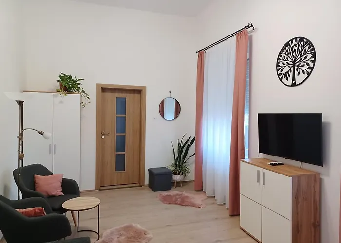 Rad-Var Apartmanhaz
