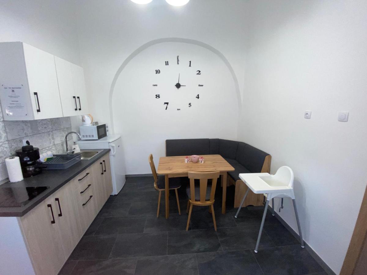 Rad-var Apartmanhaz Apartmán *